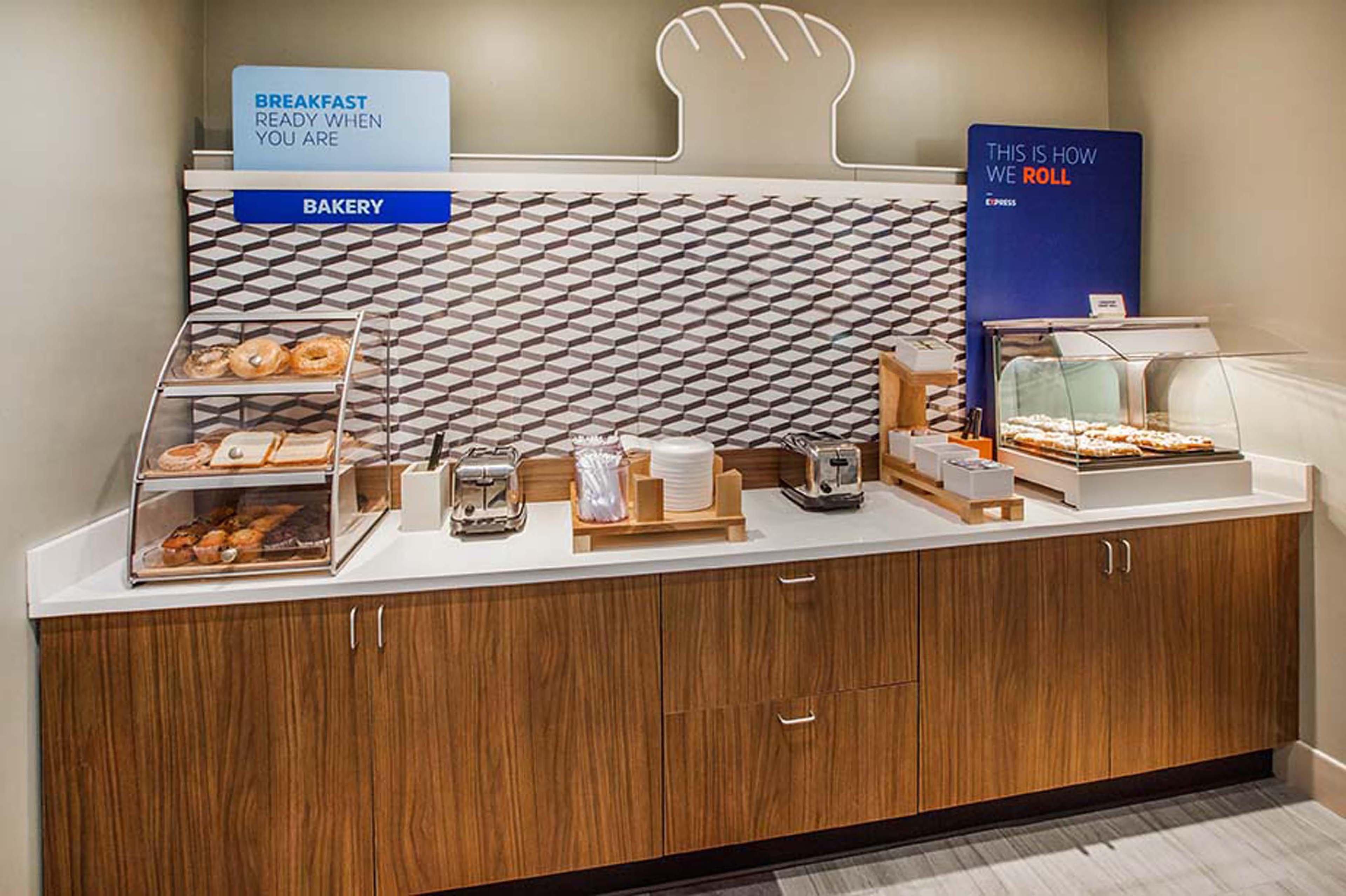 Holiday Inn Express & Suites Austin Nw - Four Points By Ihg Dış mekan fotoğraf